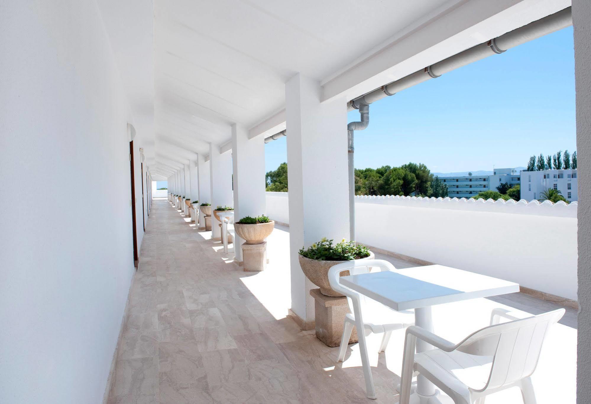 Grupotel Alcudia Aparthotel 4*